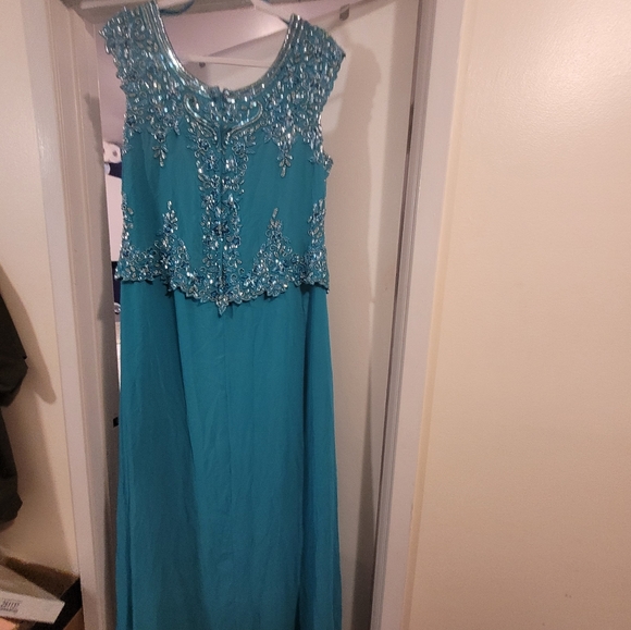Ladies Beaded Dress - Picture 1 of 8